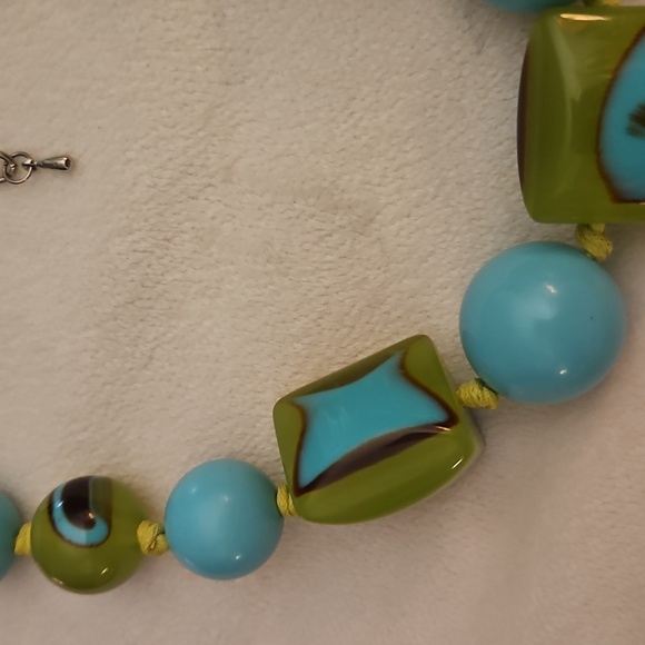 Vintage Funky Green and Blue Chunky Knot Beaded Statement Necklace - Picture 4 of 8